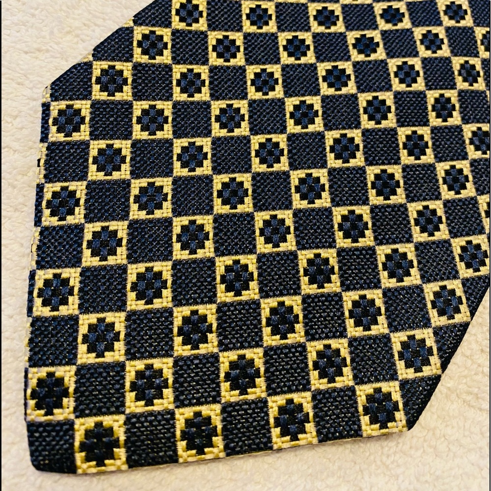 Brand New Stylish Tie By NOB HILL